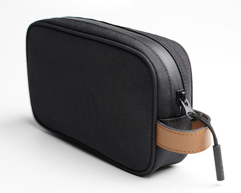 Waterproof Portable Travel Bag, with Multiple Compartments and Large Capacity, for Cosmetics, Makeup Brushes, Toiletry, Jewelry & Digital Accessories