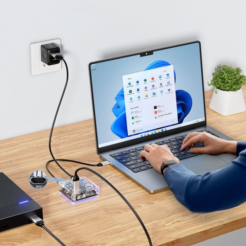 Transparent Minimalist 4-Port USB 3.0 Expansion Dock