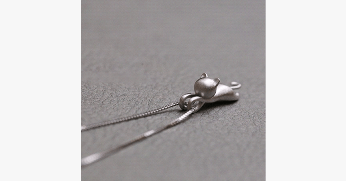 Climbing Cat Pendant – Made Especially For Pet Lovers – Simple Yet Absolutely Unique
