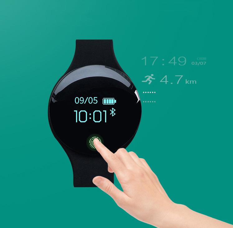 Fitness Tracker with Larger Touchscreen - See Everything at a Glance