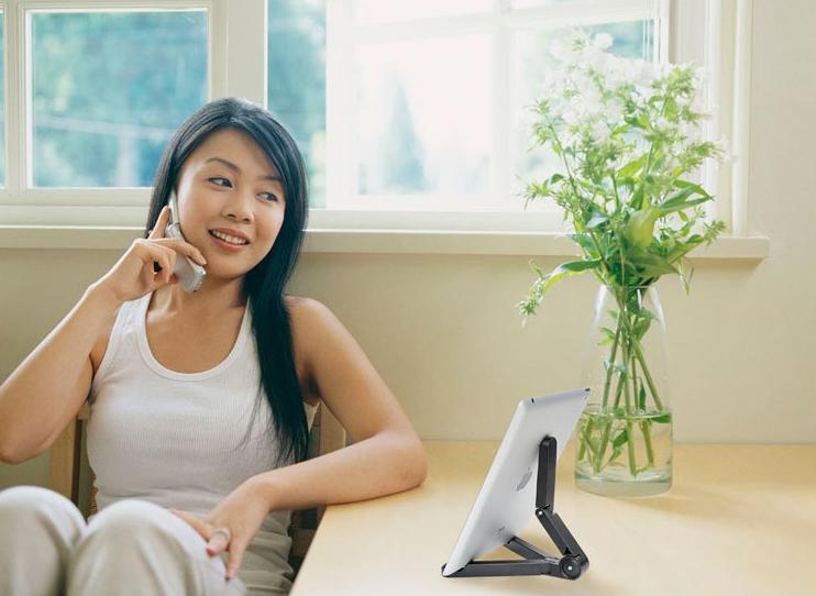 Enhanced Theatre Experience Made with Foldable Phone/Tablet Stand