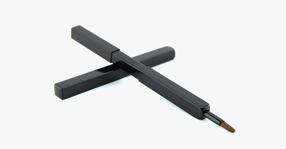 Retractable Lip Brush – Professional Makeup at Your Fingertips