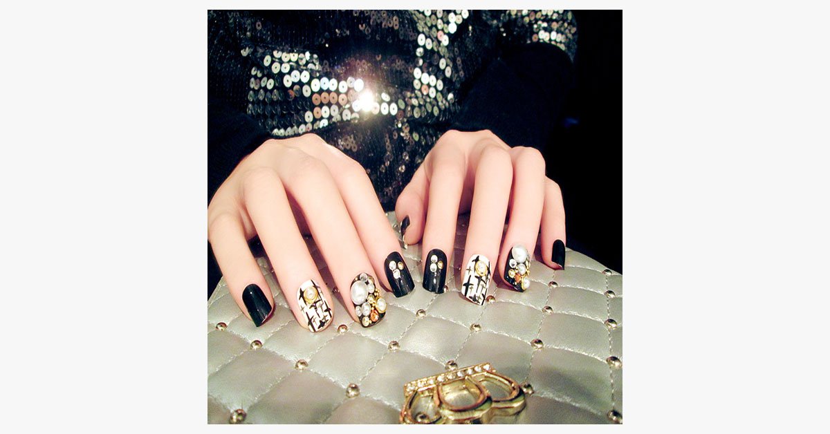 Black Rhinestone Finished Nails