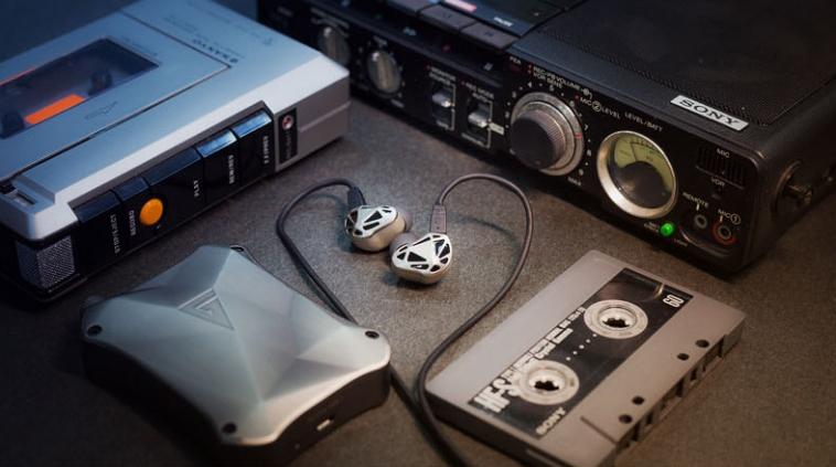 Coolest Mix-Driver HIFI Earphones with Dynamic and Balanced Armature Drivers