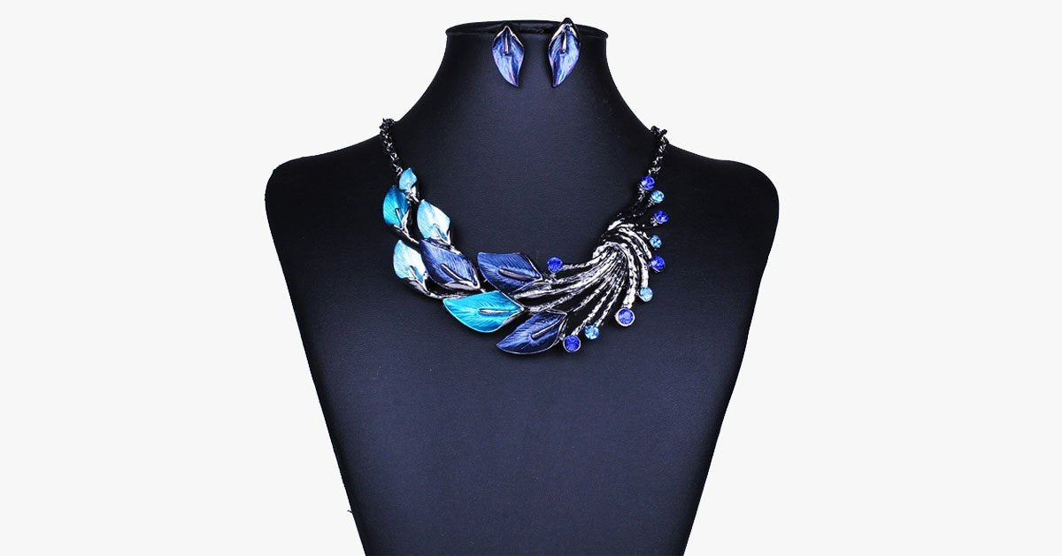 Charming Peacock Necklace – Stuff That You Can Strut!