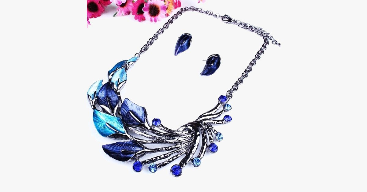 Charming Peacock Necklace – Stuff That You Can Strut!