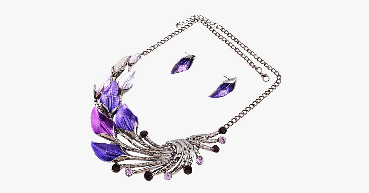 Charming Peacock Necklace – Stuff That You Can Strut!