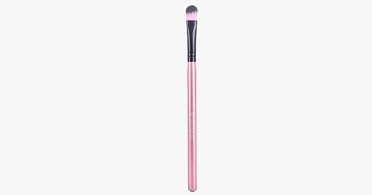 Large Eye Shadow Brush With Wide Sized Bristles- Effectively Blends Your Eye Shadow!