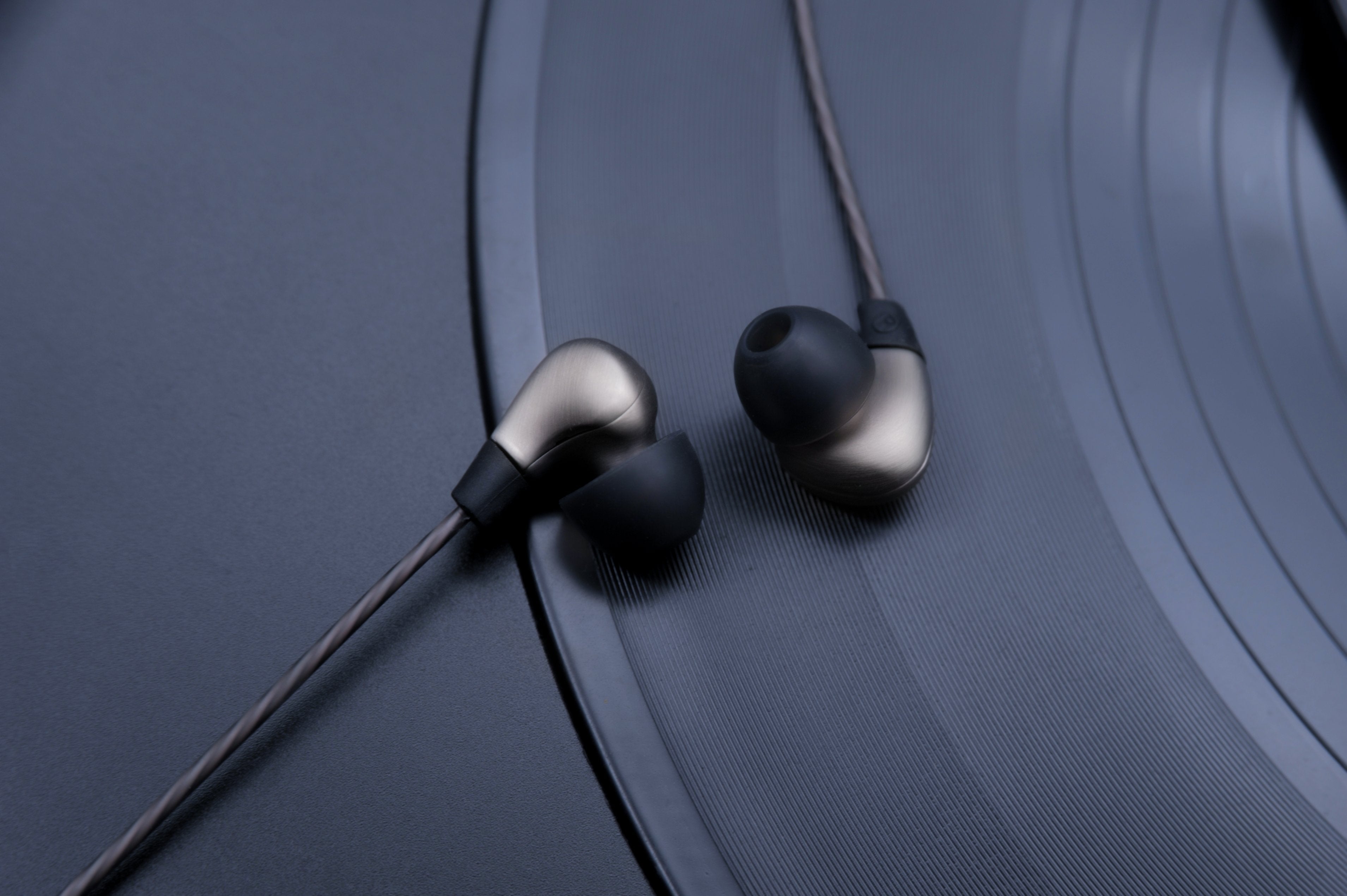 Fall Asleep to Music Comfortably with Deep Bass Earphones