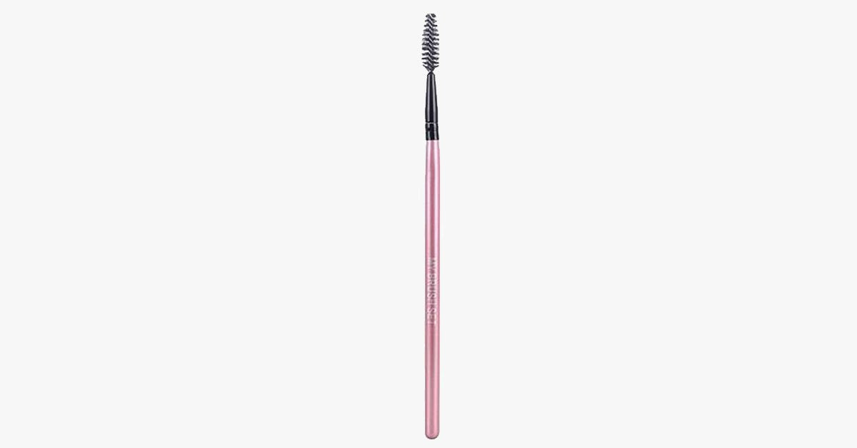 Lash Brush – Define Your Eyelashes Perfectly
