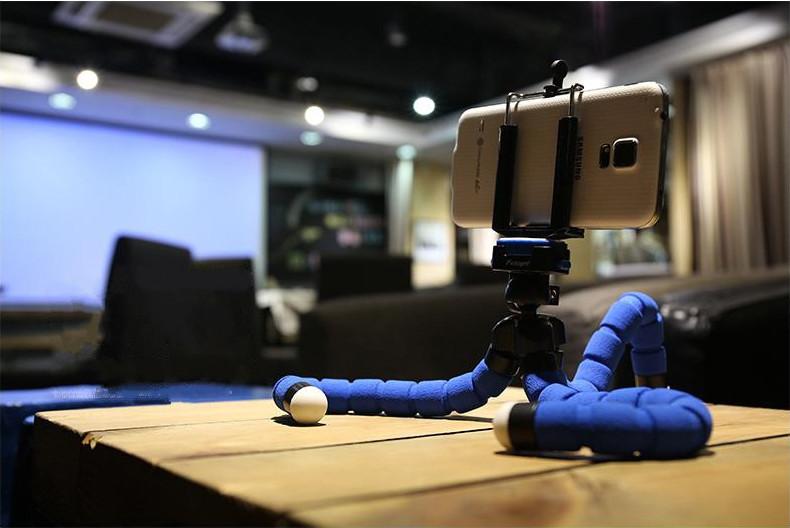 The Most Convenient Adjustable Tripod Inspired by Octopus
