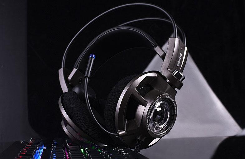 Looks-as-stunning-as-it-sounds Headset That Lets You Feel Explosions in Front of Eyes
