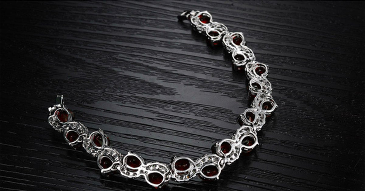 Red Garnet Exquisite Bracelet
