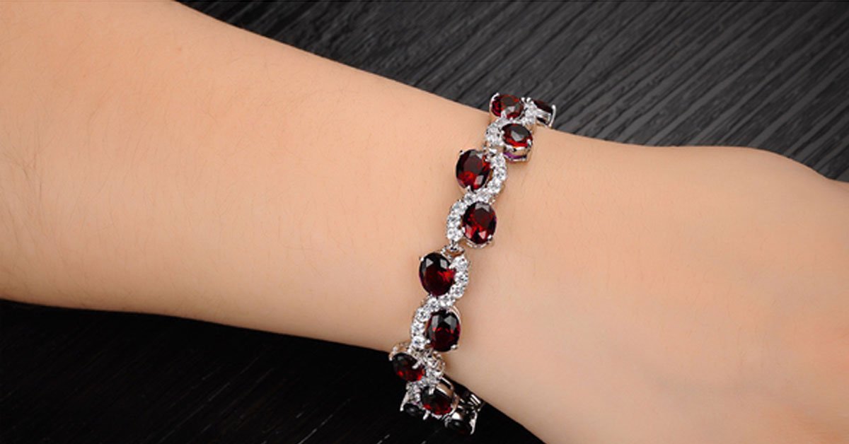 Red Garnet Exquisite Bracelet