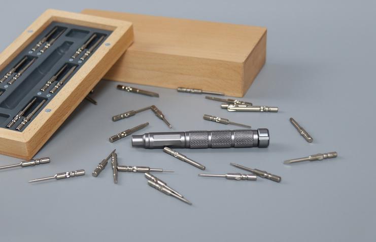 25-in-1 Portable Precision Screwdriver Set With 24 Magnetic Bits