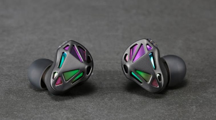 Coolest Mix-Driver HIFI Earphones with Dynamic and Balanced Armature Drivers