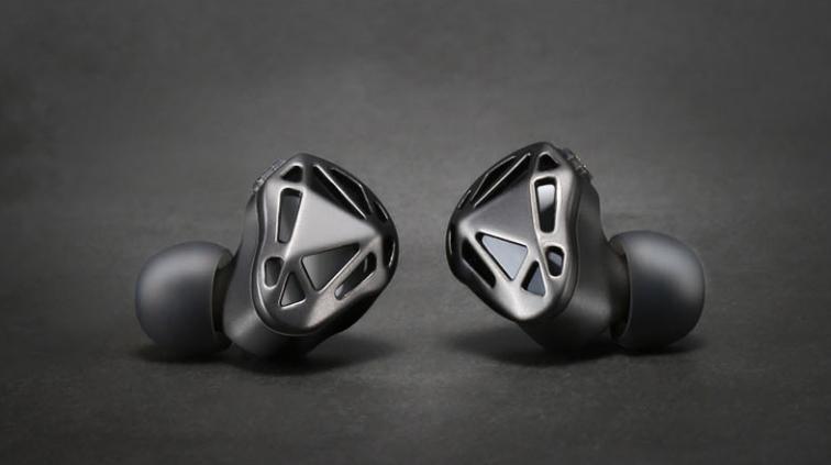 Coolest Mix-Driver HIFI Earphones with Dynamic and Balanced Armature Drivers