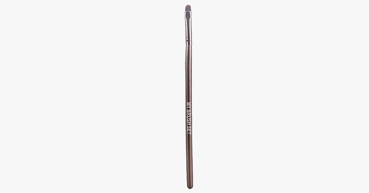 Lip Brush – For Professional Application and Luscious Lips