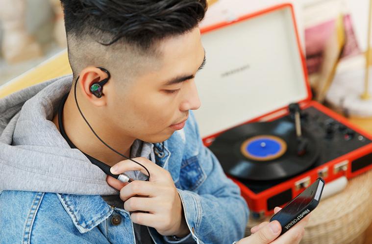 Coolest Mix-Driver HIFI Earphones with Dynamic and Balanced Armature Drivers
