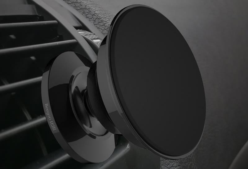 360° Rotatable Nano Suction Car Phone Mount That Sticks to Your Phone without Being Sticky