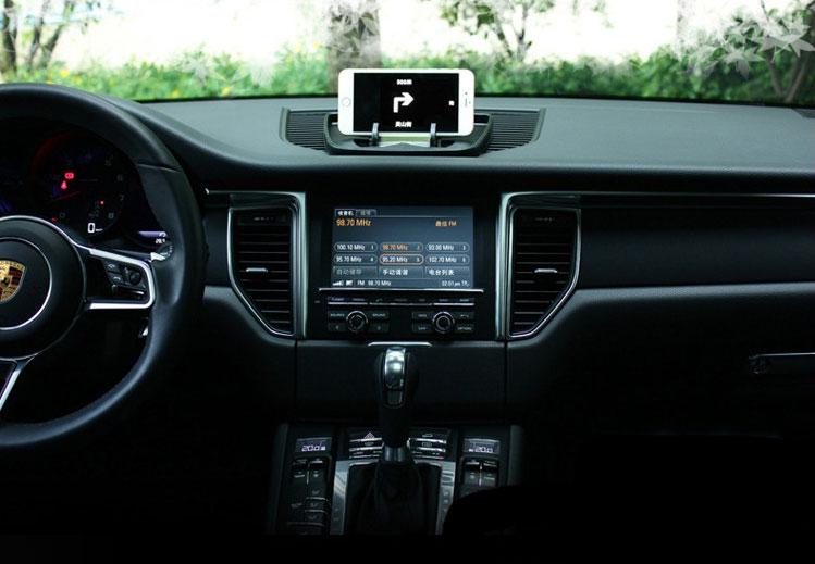 See Live Navigation on the Road with in-car HUD Phone Holder