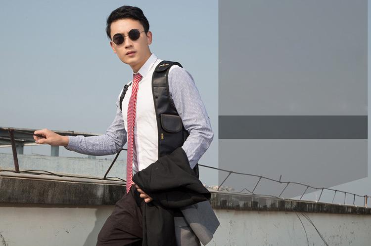 Spacious & Compact Anti-theft Underarm Bag - Secure Everything That Matters