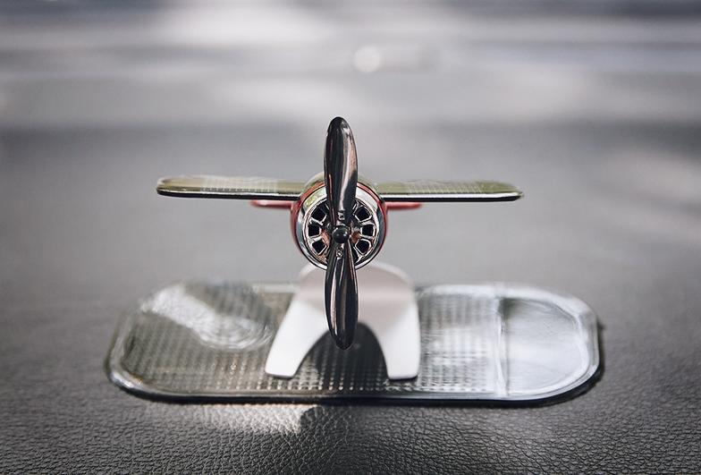 Solar Energy Aircraft Model: Decorate Your Car, Decorate Your Mood