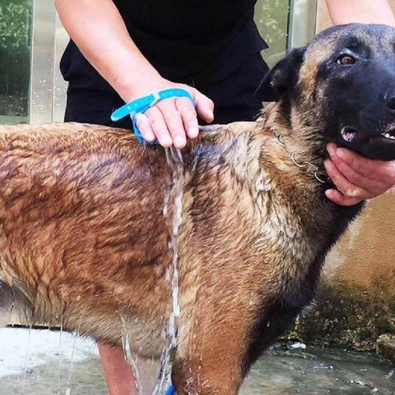 Aquapaw Pet Bathing Tool