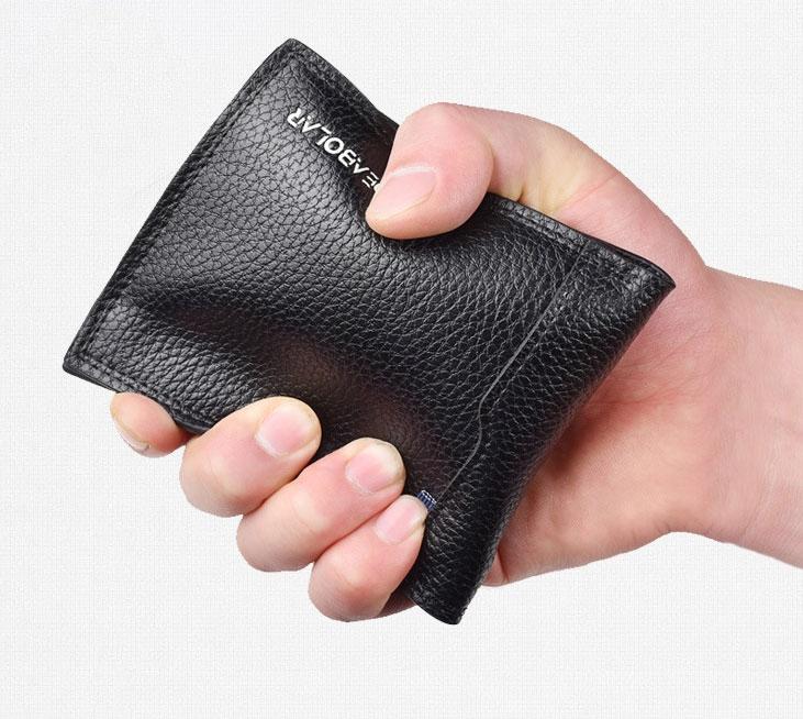 Get Rid of the Annoyance of Bulky Pocket with Compact Bifold Wallet