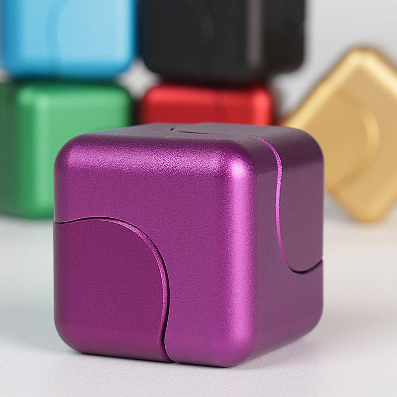 The Most Amazing Metal Finger Cube Spinner
