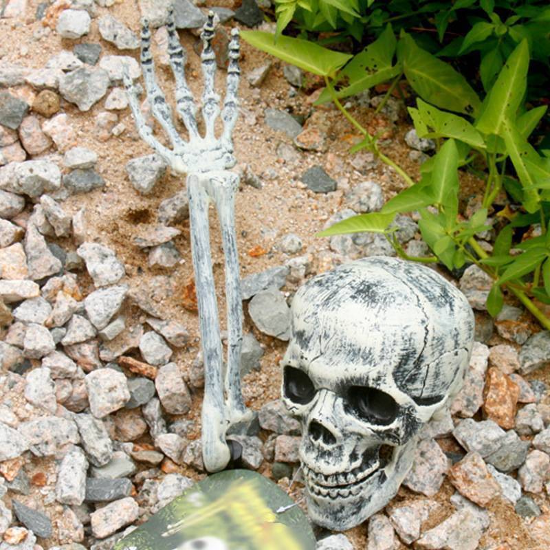 Yard Skull Decoration